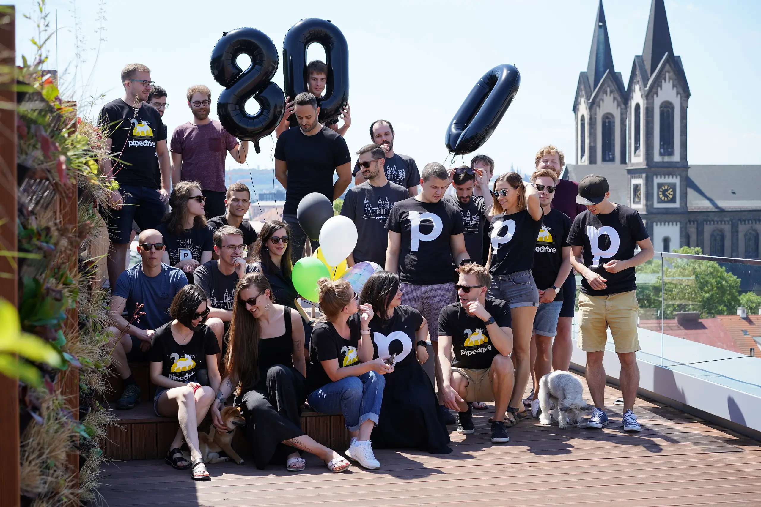 célébration des 800 employés Pipedrive en juin 2021